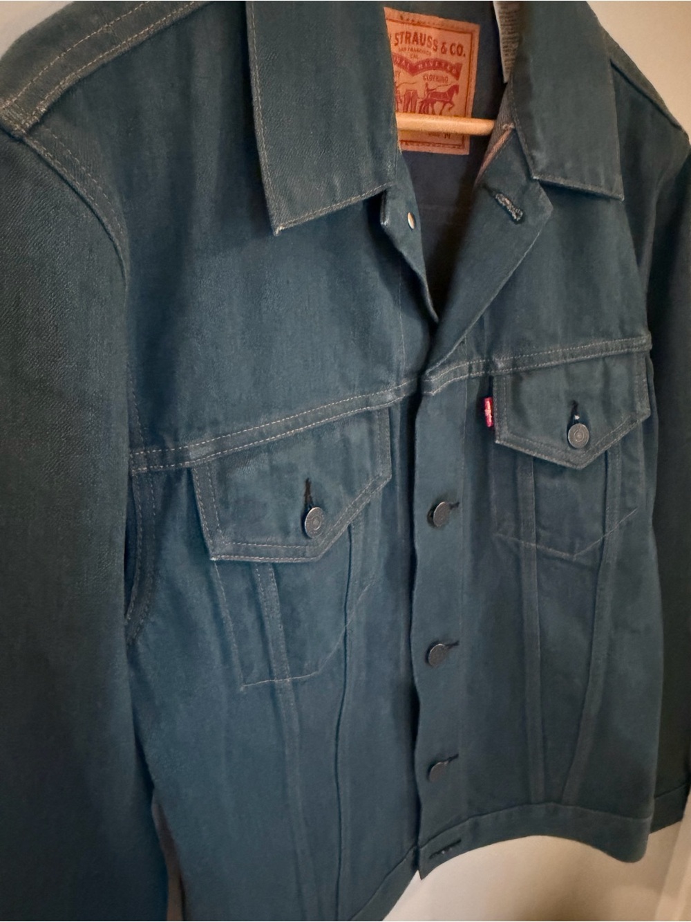 NEW Levi's Men's Light Blue Trucker Denim Jacket